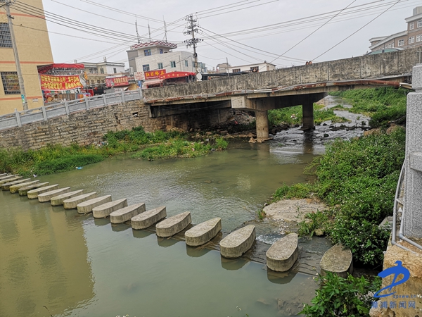 漳浦县领导检查霞美镇河长制工作